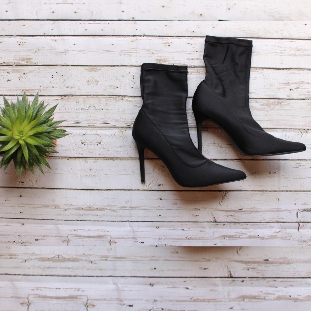 Forever 21 Black Pointy Toe Stiletto Sock Boots
